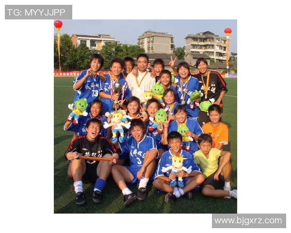 超帅足球明星女真人物版头像设计引领时尚潮流，完美融合运动与美感